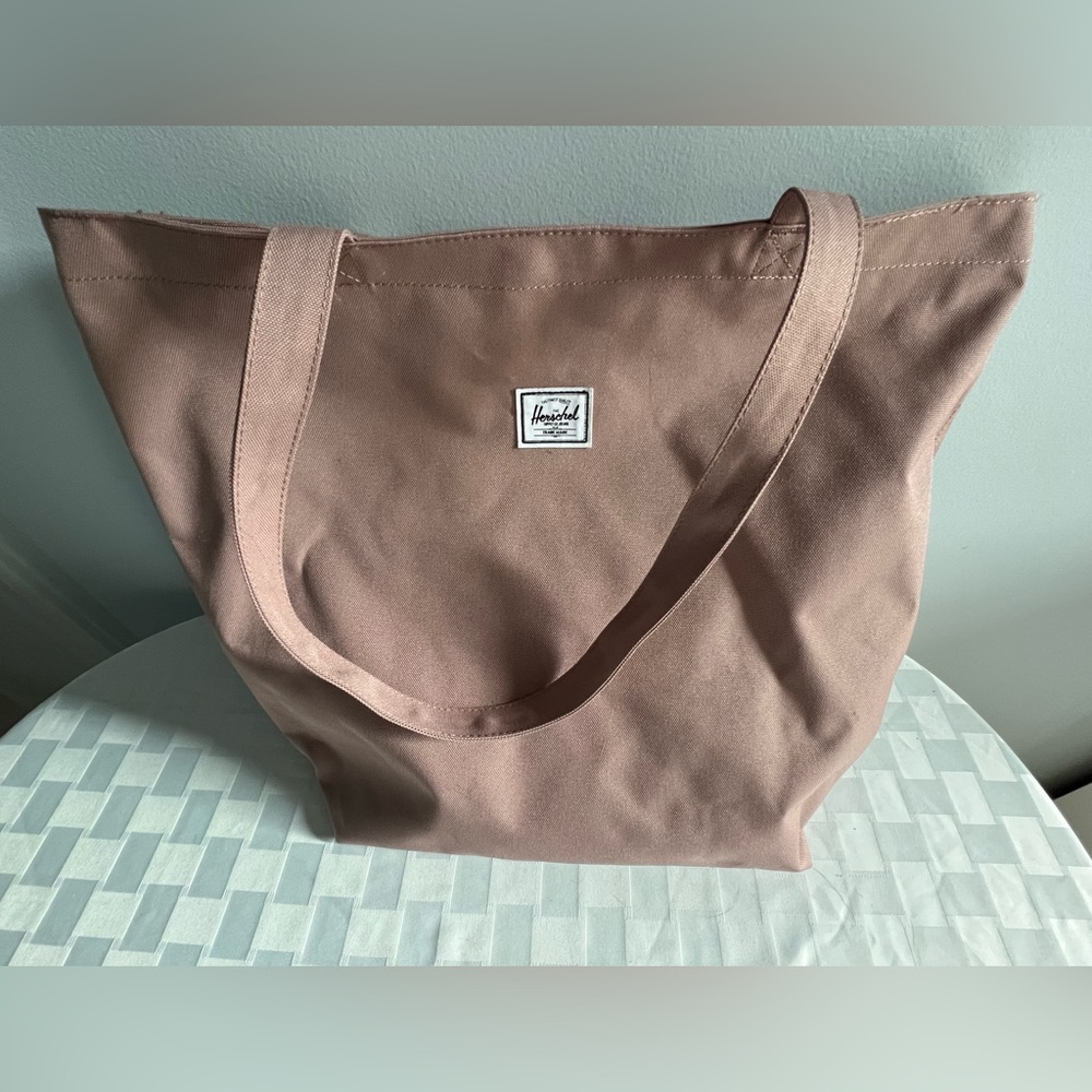 Herschel Mica Tote Bag, Ash Rose great preowned condition.